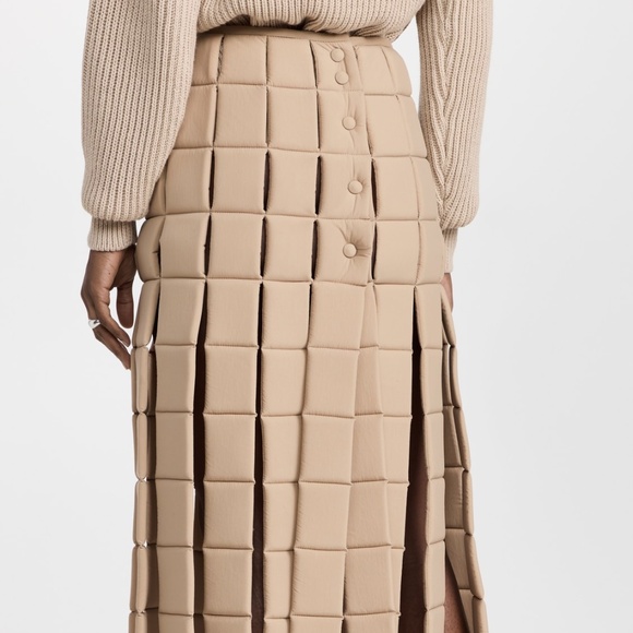 A.W.A.K.E. MODE High Waisted Multi Slits Quilted Midi-Skirt Beige 38 (4) NWT - Picture 4 of 12